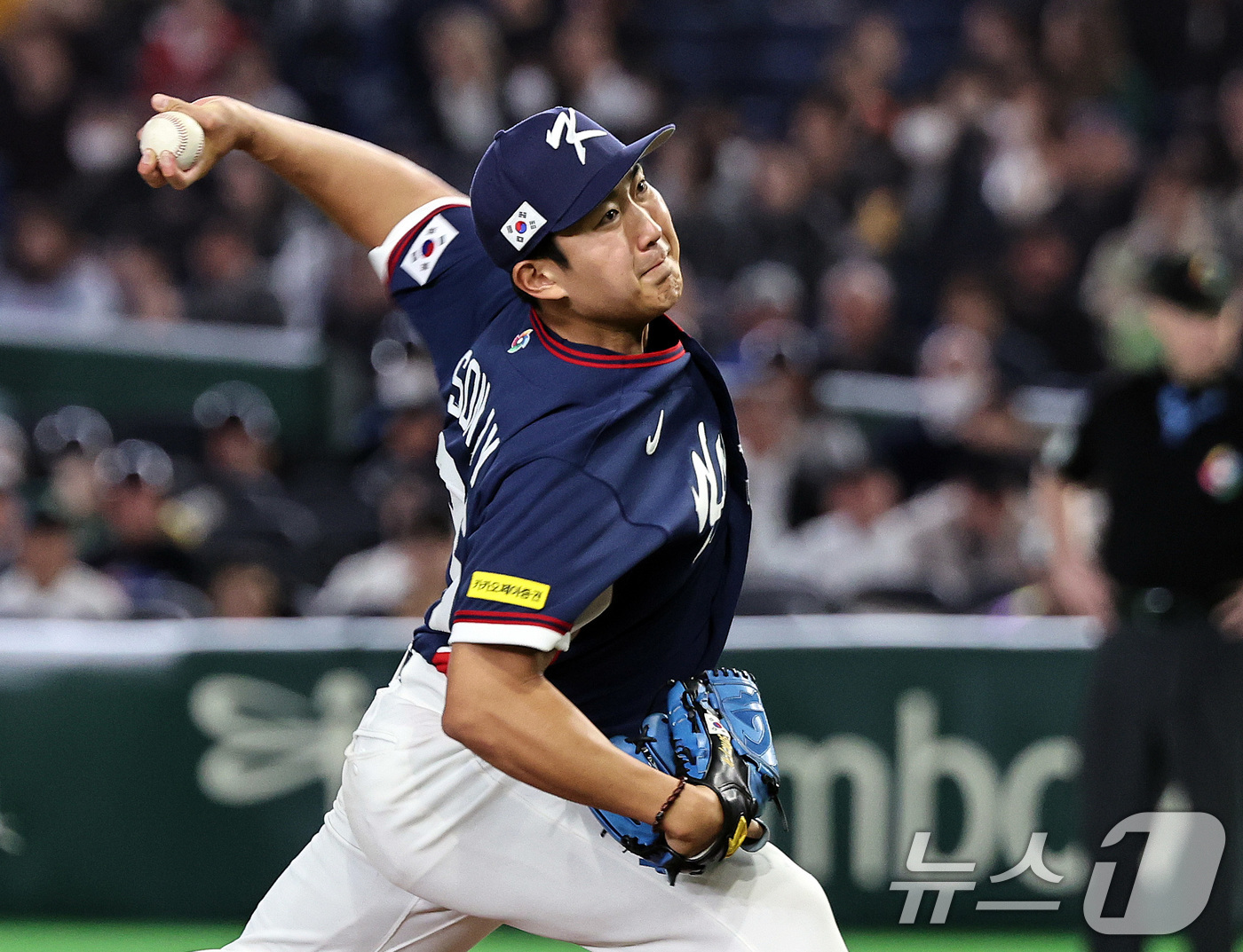 (도쿄=뉴스1) 구윤성 기자 = 9일 일본 도쿄돔에서 열린 2026 월드베이스볼클래식 조별리그 C조 대한민국과 호주의 경기. 대한민국 선발투수 손주영이 역투하고 있다.  2026. …