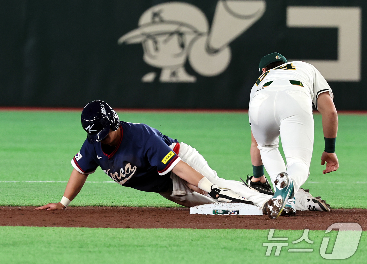 (도쿄=뉴스1) 구윤성 기자 = 9일 일본 도쿄돔에서 열린 2026 월드베이스볼클래식 조별리그 C조 대한민국과 호주의 경기. 대한민국의 2회초 공격 1사 1루 박동원 타석때 1루 …