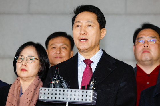 국힘 '尹 정치 복귀 반대' 결의문 채택에 입장 밝히는 오세훈 시장