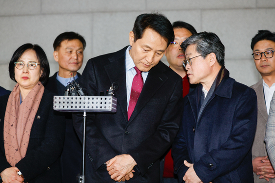 김길성 중구청장과 대화하는 오세훈 시장