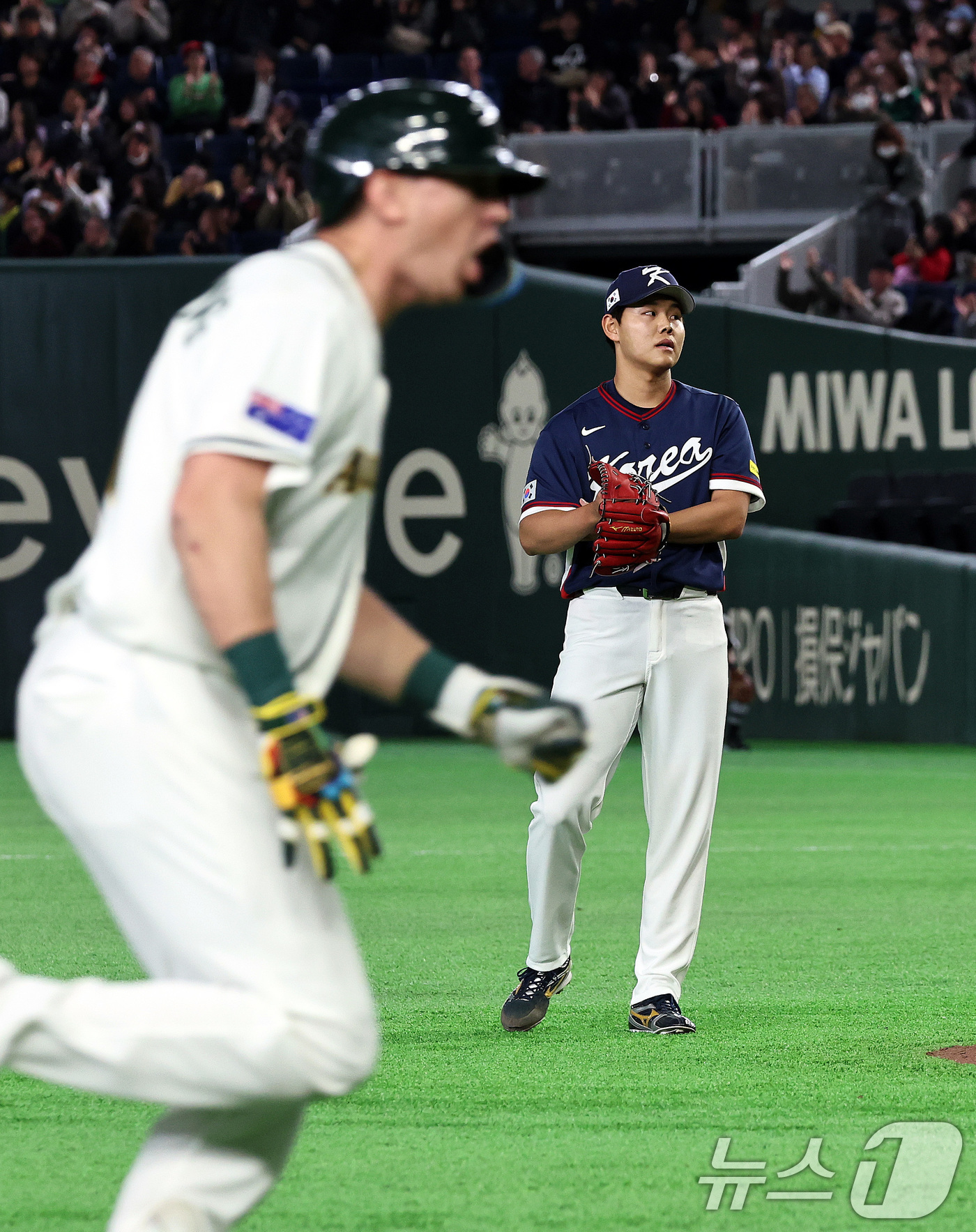 (도쿄=뉴스1) 구윤성 기자 = 9일 일본 도쿄돔에서 열린 2026 월드베이스볼클래식 조별리그 C조 대한민국과 호주의 경기. 5회말 대한민국 소형준이 호주의 선두타자 로비 글렌디닝 …
