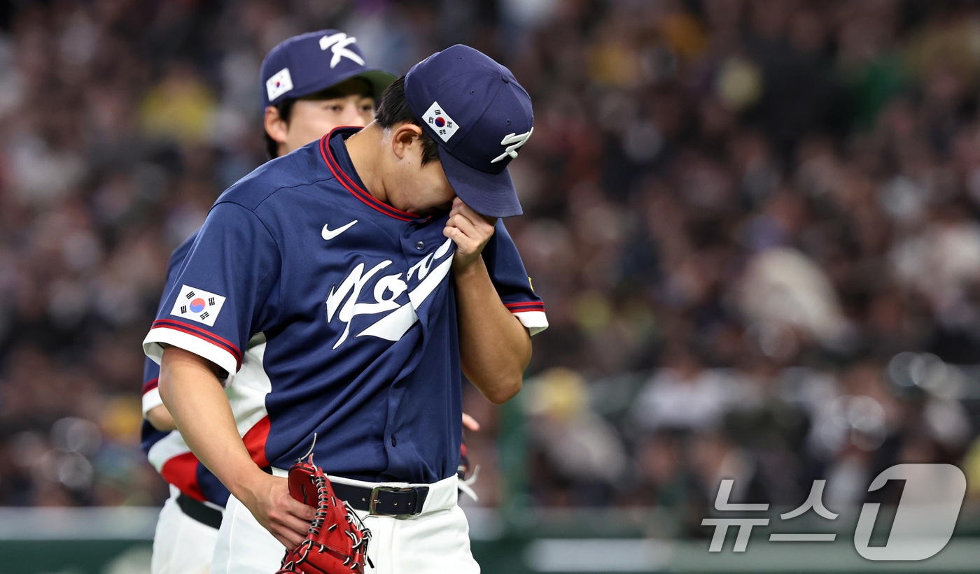(도쿄=뉴스1) 구윤성 기자 = 9일 일본 도쿄돔에서 열린 2026 월드베이스볼클래식 조별리그 C조 대한민국과 호주의 경기. 5회말 호주 로비 글렌디닝에게 솔로홈런을 허용한 소형준 …