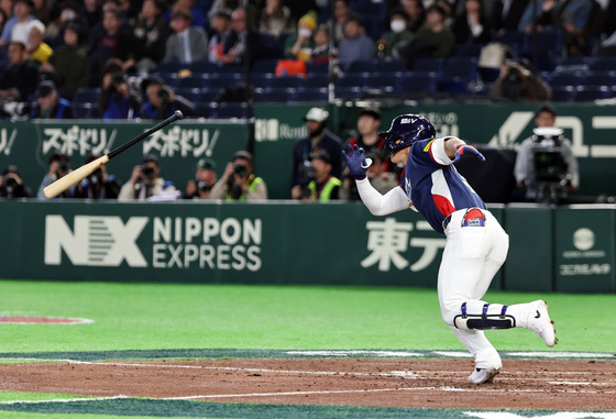 김도영, 희망의 불씨 살리는 적시타