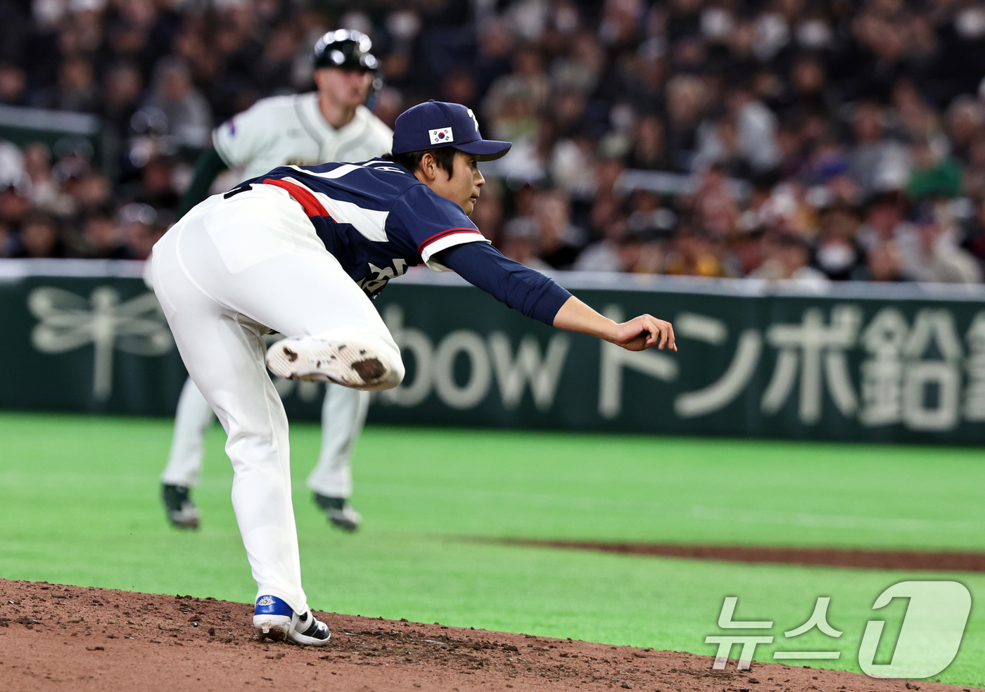 (도쿄=뉴스1) 구윤성 기자 = 9일 일본 도쿄돔에서 열린 2026 월드베이스볼클래식 조별리그 C조 대한민국과 호주의 경기. 대한민국 박영현이 역투하고 있다.  2026.3.9/뉴 …