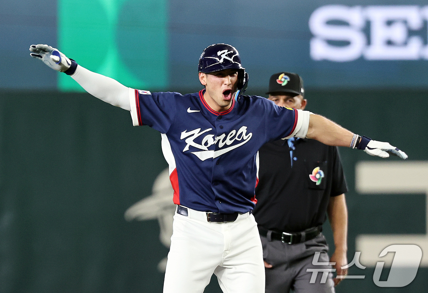 (도쿄=뉴스1) 구윤성 기자 = 9일 일본 도쿄돔에서 열린 2026 월드베이스볼클래식 조별리그 C조 대한민국과 호주의 경기. 8회초 대한민국 셰이 위트컴이 2루타를 치고 포효하고 …