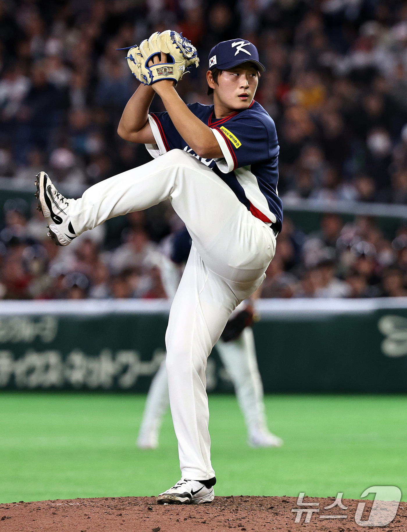 (도쿄=뉴스1) 구윤성 기자 = 9일 일본 도쿄돔에서 열린 2026 월드베이스볼클래식 조별리그 C조 대한민국과 호주의 경기. 8회말 등판한 대한민국 김택연이 역투하고 있다.  20 …