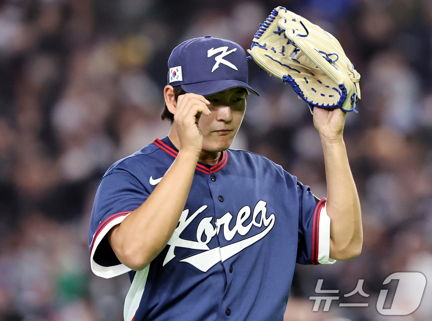 (도쿄=뉴스1) 구윤성 기자 = 9일 일본 도쿄돔에서 열린 2026 월드베이스볼클래식 조별리그 C조 대한민국과 호주의 경기, 대한민국 김택연이 호주의 8회말 1사 2루 트래비스 바 …