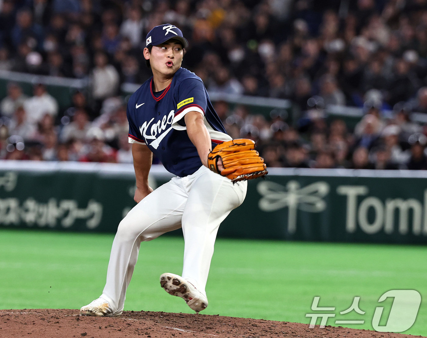 (도쿄=뉴스1) 구윤성 기자 = 9일 일본 도쿄돔에서 열린 2026 월드베이스볼클래식 조별리그 C조 대한민국과 호주의 경기, 대한민국 조병현이 8회말 등판해 역투하고 있다. 202 …