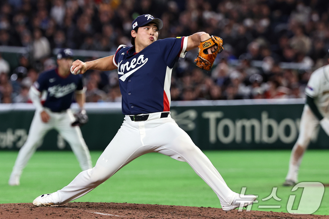 (도쿄=뉴스1) 구윤성 기자 = 9일 일본 도쿄돔에서 열린 2026 월드베이스볼클래식 조별리그 C조 대한민국과 호주의 경기, 대한민국 조병현이 8회말 등판해 역투하고 있다. 202 …