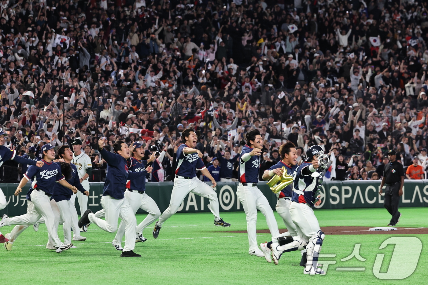 (도쿄=뉴스1) 구윤성 기자 = 9일 일본 도쿄돔에서 열린 2026 월드베이스볼클래식(WBC) 조별리그 C조 대한민국과 호주의 경기, 7-2 승리로 8강 진출을 확정지은 대한민국 …