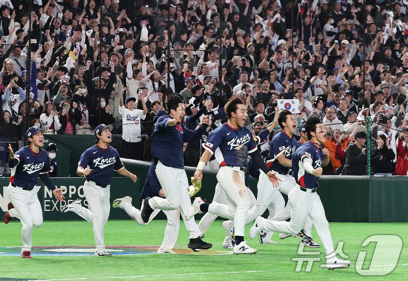 (도쿄=뉴스1) 구윤성 기자 = 9일 일본 도쿄돔에서 열린 2026 월드베이스볼클래식(WBC) 조별리그 C조 대한민국과 호주의 경기, 7-2 승리로 8강 진출을 확정지은 대한민국 …