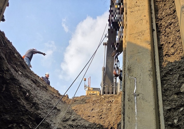 청양 도시가스 공사장서 60대 현장관리소장 추락사(종합)