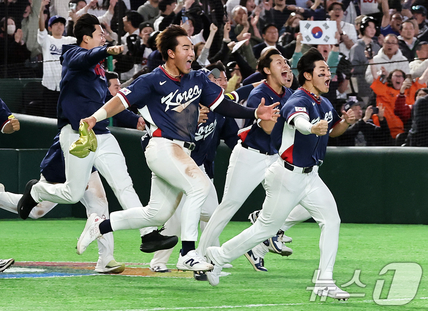 (도쿄=뉴스1) 구윤성 기자 = 9일 일본 도쿄돔에서 열린 2026 월드베이스볼클래식(WBC) 조별리그 C조 대한민국과 호주의 경기, 7-2 승리로 8강 진출을 확정지은 대한민국 …