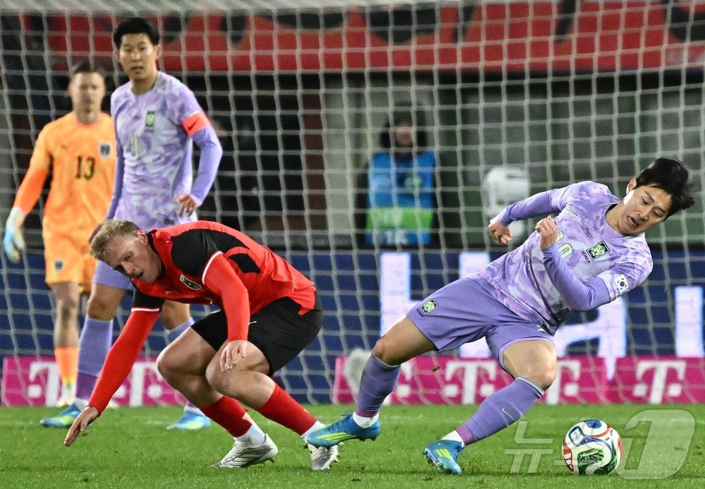 본문 이미지 - 한국은 오스트리아에 0-1로 졌다.ⓒ AFP=뉴스1