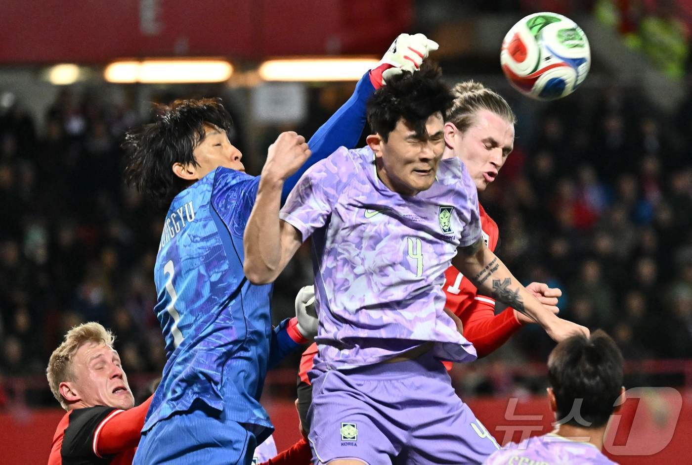 본문 이미지 - 오스트리아를 상대로 한국의 역습은 쉽지 않았다. ⓒ AFP=뉴스1