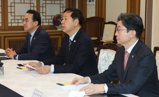 구윤철 "원화 변동성 확대…과도한 약세 경제에 도움 안 돼"