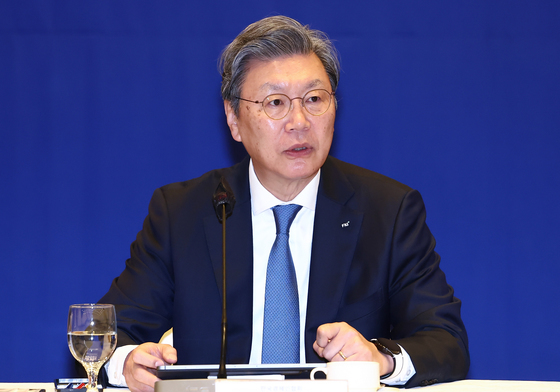 기업간담회서 인사말 하는 김창범 경제인협회 부회장