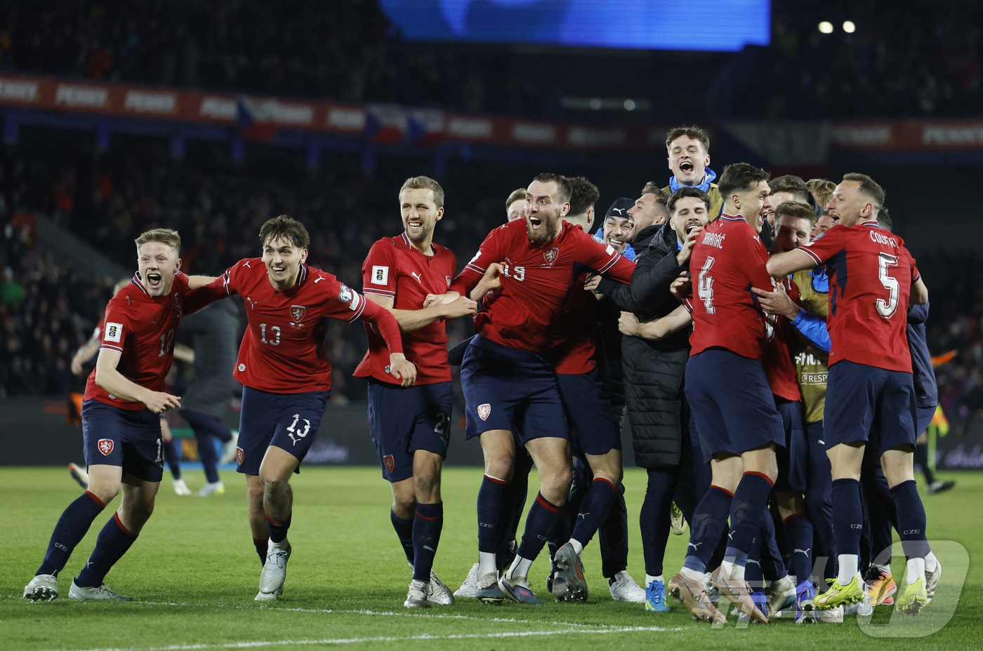 (로이터=뉴스1) 박세연 기자 = 31일(현지시간) 체코 프라하의 에페트 아레나에서 열린 북중미 월드컵 유럽축구연맹(UEFA) 플레이오프(PO) D조 결승에서 덴마크에게 승리한 체 …