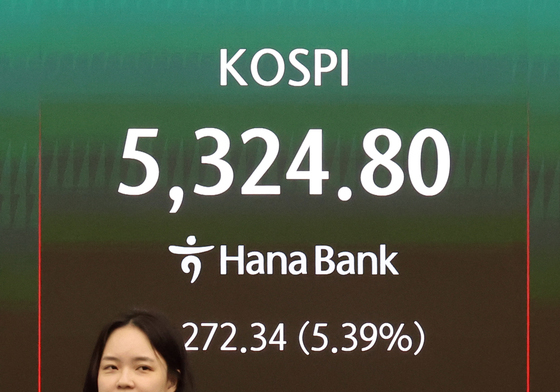 코스피, 5300선 회복하며 급등…매수 사이드카 발동