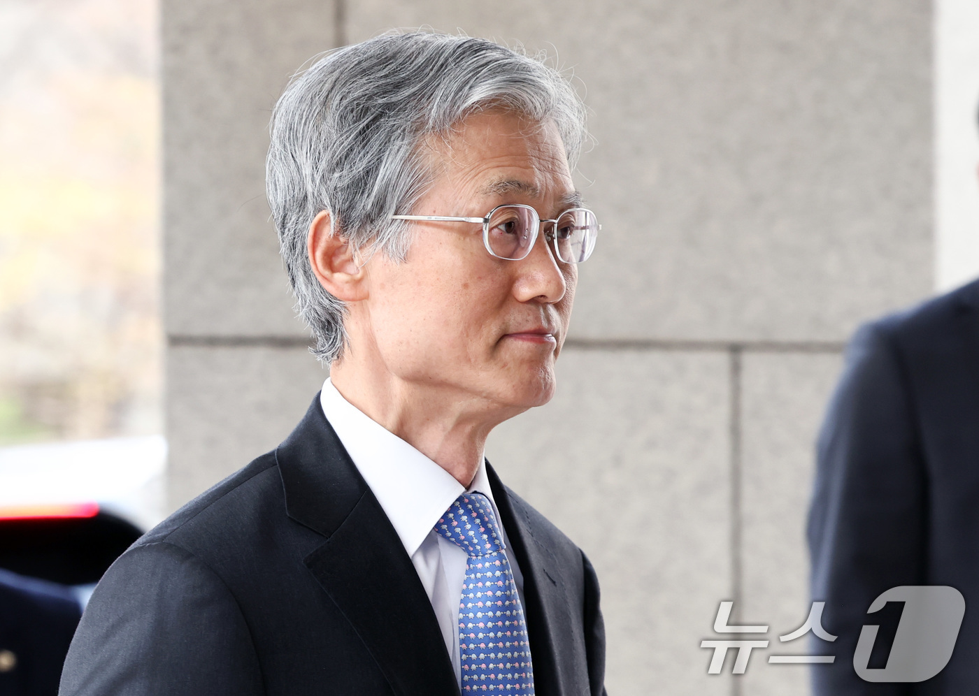 (서울=뉴스1) 최지환 기자 = 조희대 대법원장이 1일 오전 서울 서초구 대법원으로 출근하고 있다. 2026.4.1/뉴스1