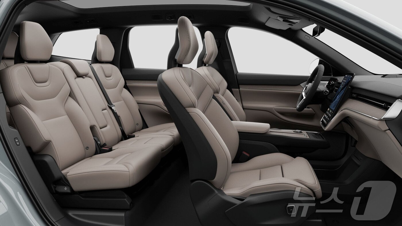 본문 이미지 - 사진은 볼보 'EX90' 인테리어. (볼보자동차코리아 제공. 재판매 및 DB 금지) 2026.4.1 ⓒ 뉴스1