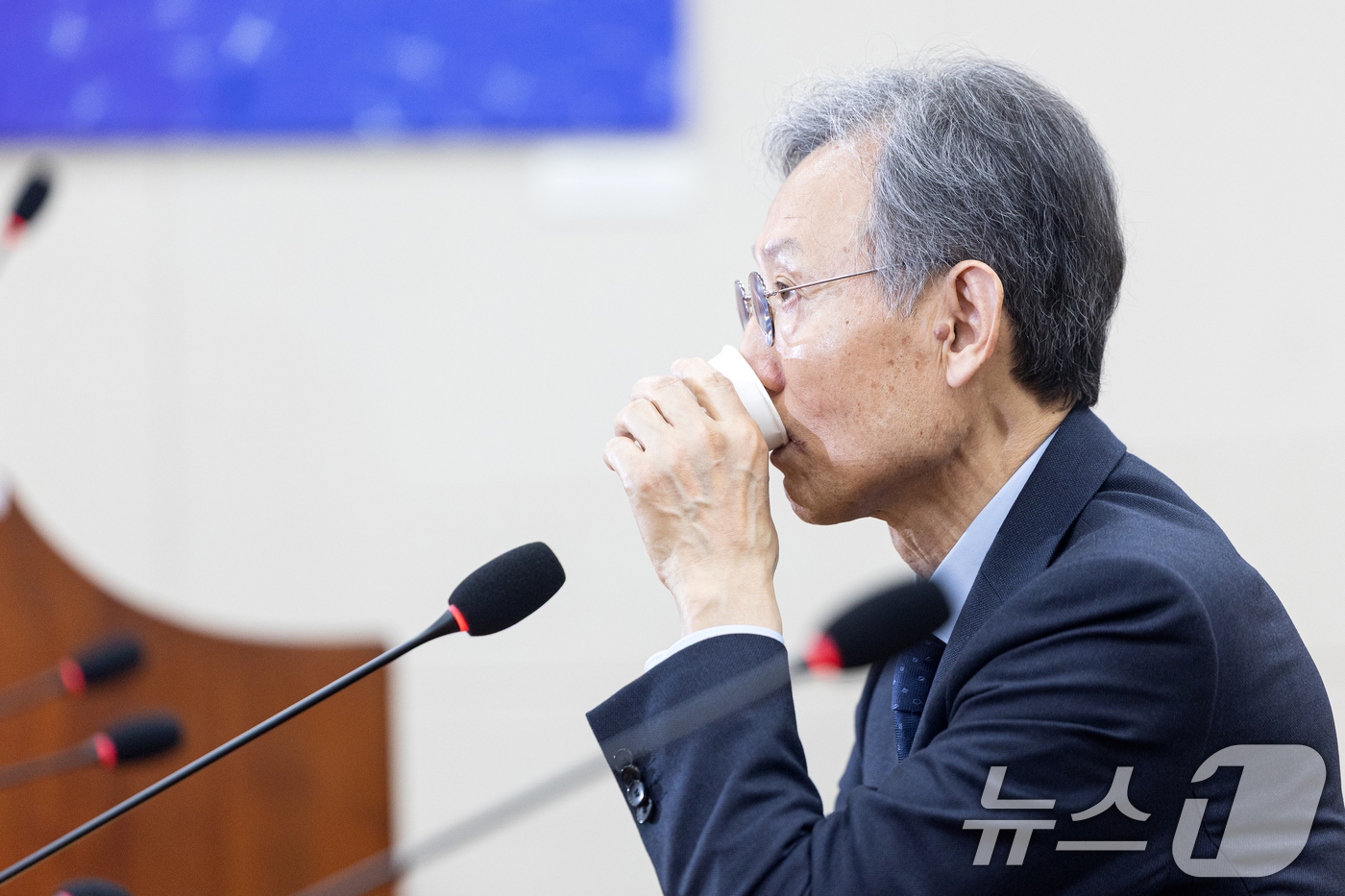 (서울=뉴스1) 이승배 기자 = 고광헌 방송미디어통신심의위원회 위원장 후보자가 1일 서울 여의도 국회에서 열린 제433회국회(임시회) 과학기술정보방송통신위원회 인사청문회에 출석해 …