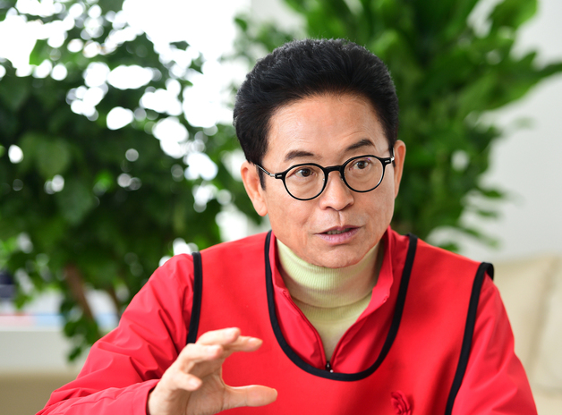 [인터뷰]이철우 “1년 늦어지면 발전 10년 늦어…TK신공항 속도 내야