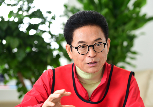 [인터뷰]이철우 “1년 늦어지면 발전 10년 늦어…TK신공항 속도 내야"