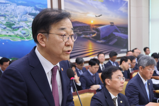 김윤덕 국토장관 "공시가격 산출 원칙, 尹정부와 같아…전체를 봐 달라"