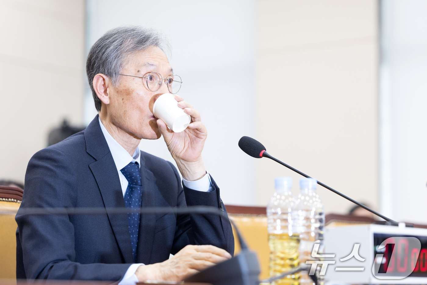 (서울=뉴스1) 이승배 기자 = 고광헌 방송미디어통신심의위원회 위원장 후보자가 1일 서울 여의도 국회에서 열린 제433회국회(임시회) 과학기술정보방송통신위원회 인사청문회에 출석해 …