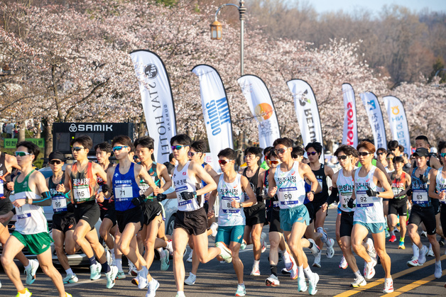 아시안게임 국대 뽑는 '군산새만금마라톤대회' 1만2천명 참가