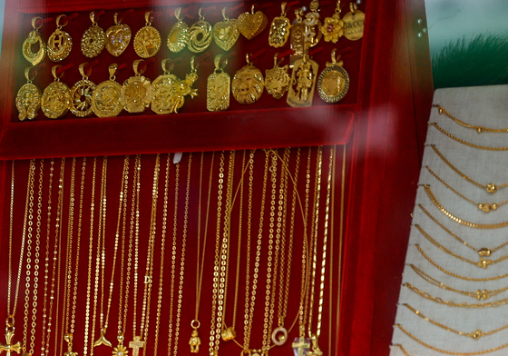 3월 기준 최대 폭락 금값, 종전 기대감에 상승