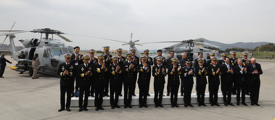 신형 해상작전헬기 MH-60R(시호크) 인수식