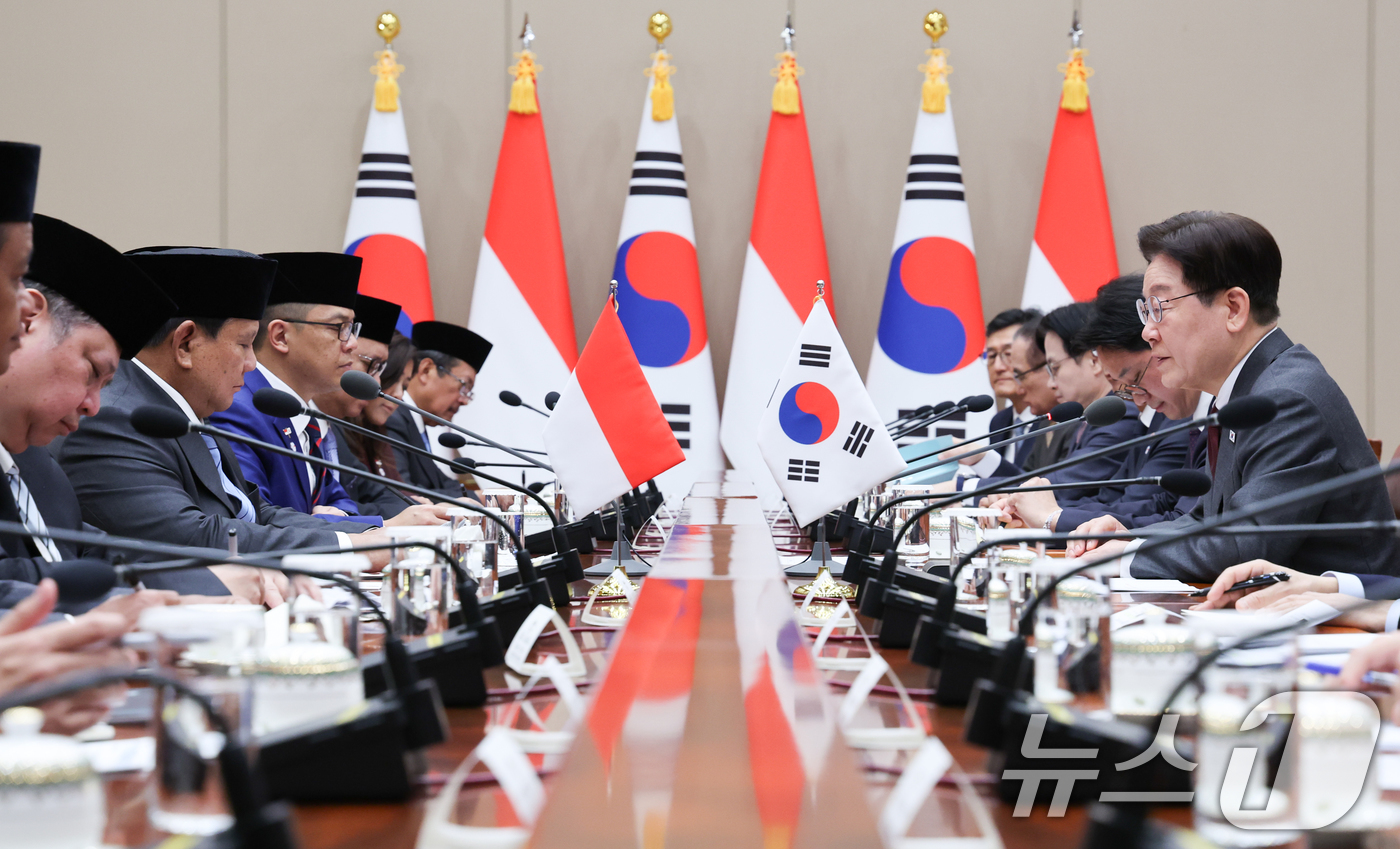 (서울=뉴스1) 이재명 기자 = 이재명 대통령이 1일 청와대에서 열린 프라보워 수비안토 인도네시아 대통령과 한·인니 확대 정상회담에서 발언하고 있다. 2026.4.1/뉴스1