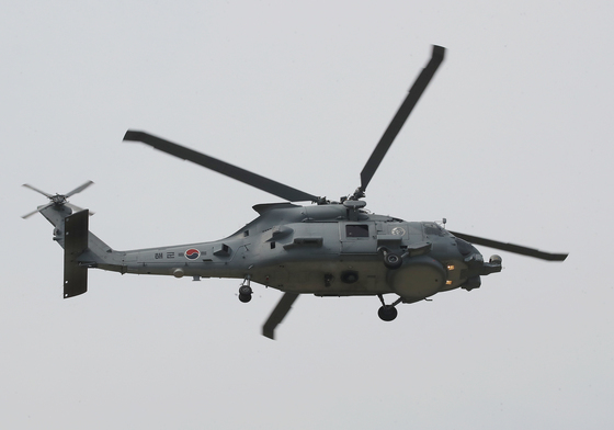 출격하는 해군 신형 해상작전헬기 MH-60R(시호크)