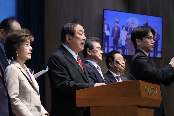 정대철 헌정회장 '개헌 관련 입장 발표'