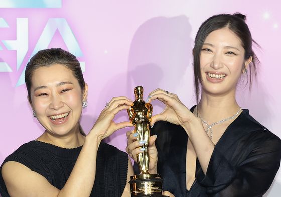 '케데헌' 매기강 감독과 이재