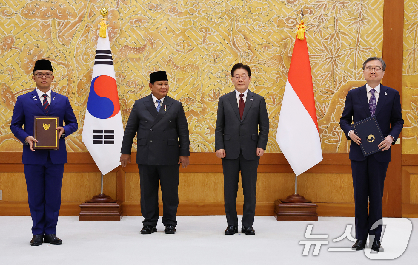 (서울=뉴스1) 이재명 기자 = 조현 외교부 장관과 수기오노 외교부 장관이 1일 청와대에서 이재명 대통령과 프라보워 수비안토 인도네시아 대통령이 임석한 가운데 특별 포괄적 전략대화 …