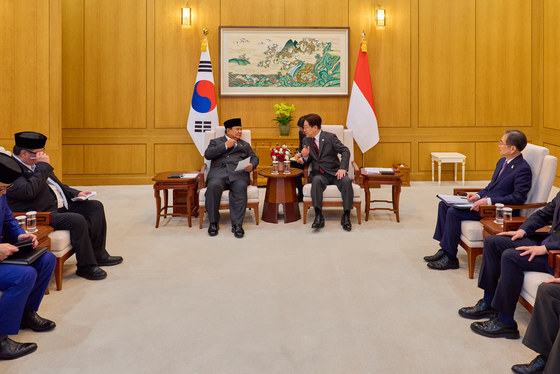 소인수회담 갖는 이재명 대통령