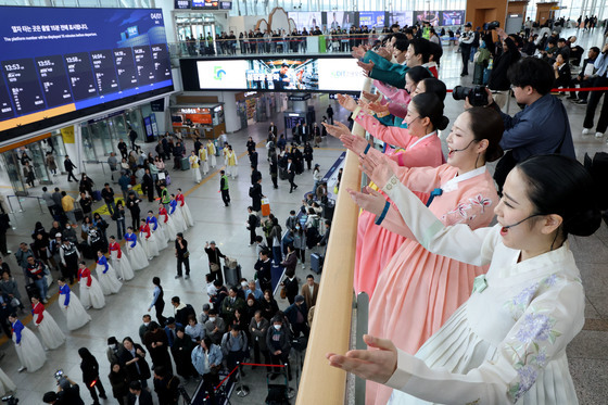 서울역이 공연장으로