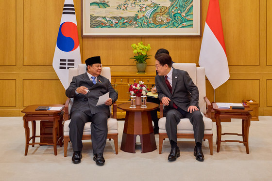 소인수회담 갖는 이재명 대통령