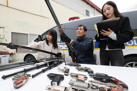 사제 총에 실탄 350발까지 묶어 판 40대에 징역 4년 선고