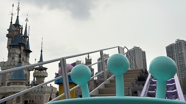 롯데월드에 '리본돼지'가 상륙했다…넥슨 '메이플 아일랜드' 가보니