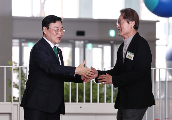 인사 나누는 전현서울시교육감