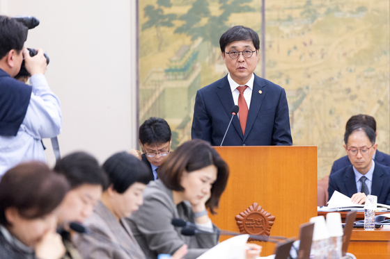 추경 정부측 제안 설명하는 최휘영 장관