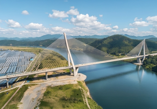 쌍용건설, '의령낙동대교' 올해의 토목구조물 대상 수상