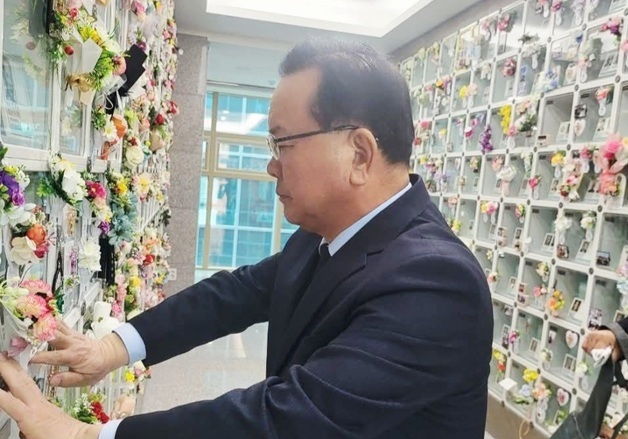 김부겸 "'부겸이 도와 주이소' 부친 생각하며 다시 신발끈 조여"