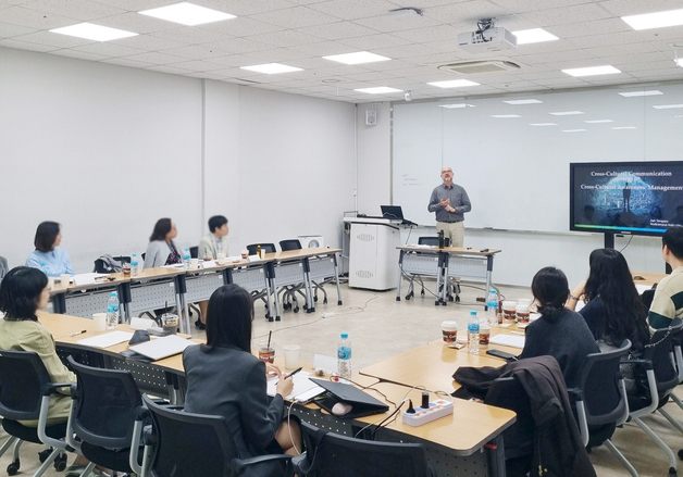 [르포]"영어 잘해도 PT는 어려운데"…직장인들 '이곳' 찾는 이유