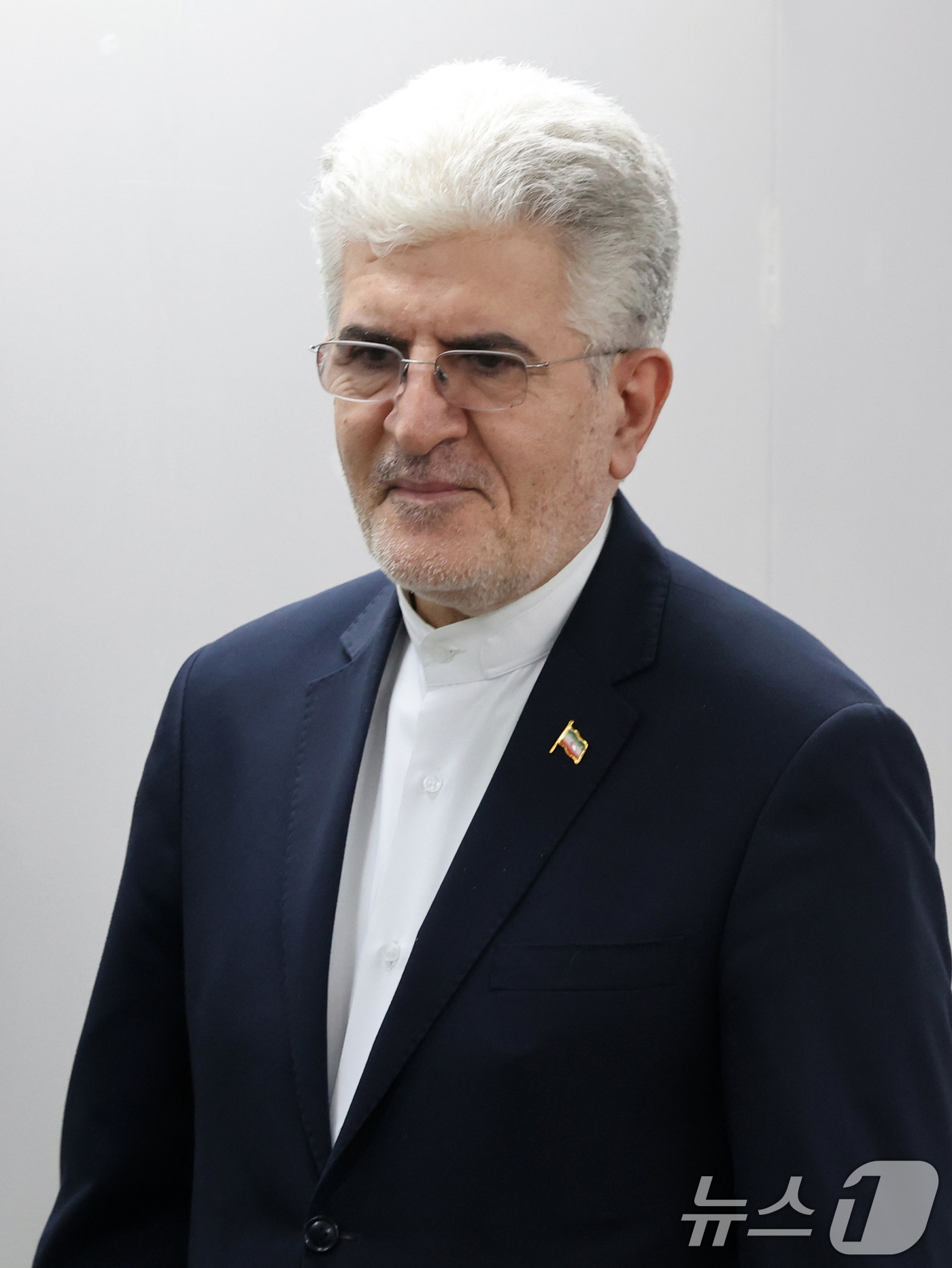 (서울=뉴스1) 황기선 기자 = 사이드 쿠제치 주한 이란 대사가 1일 오후 서울 영등포구 여의도 서민민생대책위원회에서 열린 '주한 이란 대사 및 기자 초청 토론회'에 참석하고 있다 …