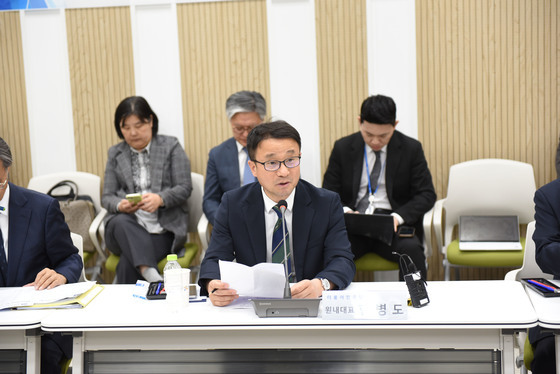 여수산단 찾은 한병도 "추경 투입해 석유화학산업 불씨 지켜야"